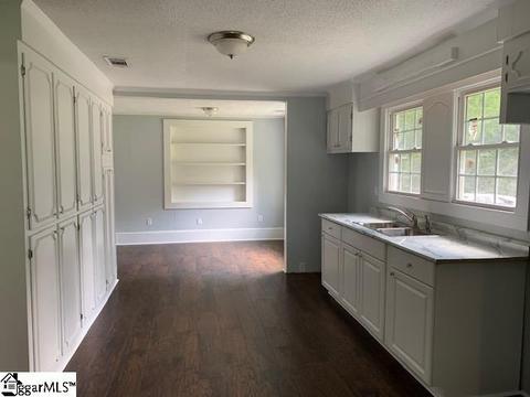 12 Spring St, Pelzer, SC 29669 photo 3