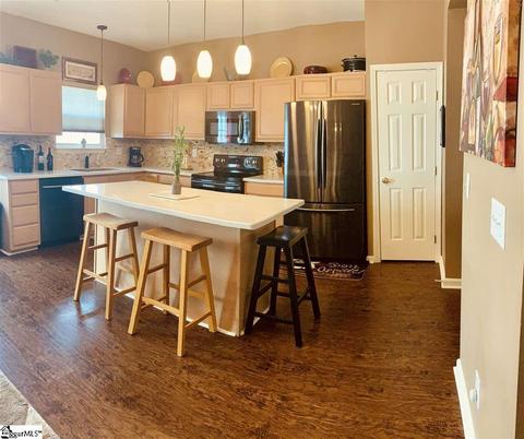 83 Spring Crossing Cir, Greer, SC 29650 photo 2