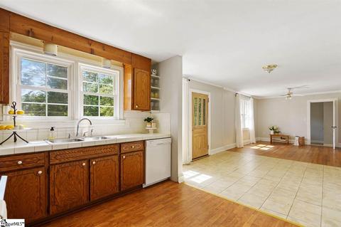 147 Noble Rd, Easley, SC 29640 photo 4