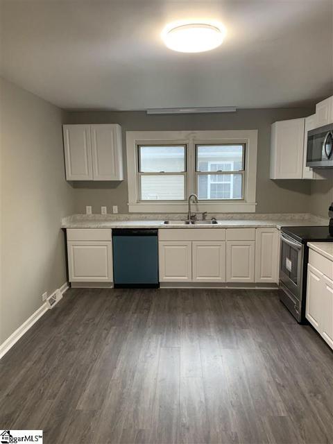 3 Gallivan St, Greer, SC 29650 photo 4