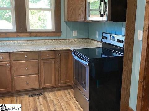 609 W 4th Ave, Easley, SC 29640 photo 9