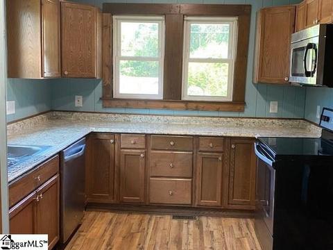609 W 4th Ave, Easley, SC 29640 photo 8
