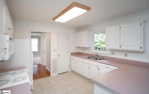 106 Richland Dr, Easley, SC 29642 photo 7