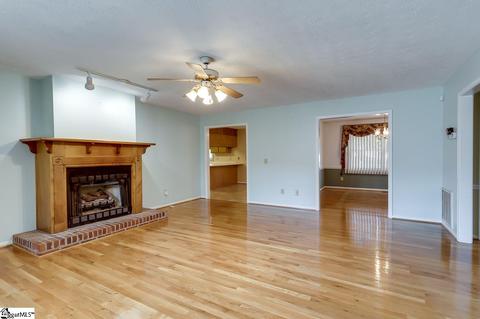 102 Patio Rd, Easley, SC 29642 photo 4