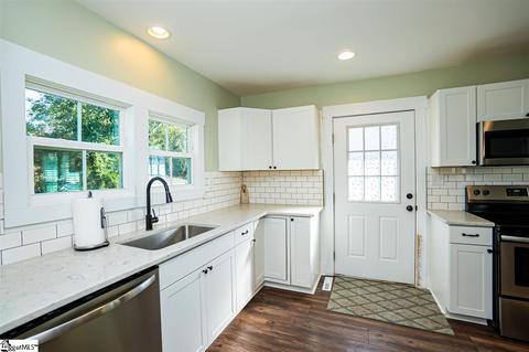 109 Mcdaniel Ave, Easley, SC 29640 photo 13