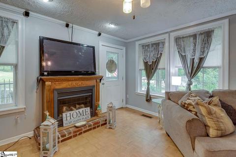 614 W 4th Ave, Easley, SC 29640 photo 6