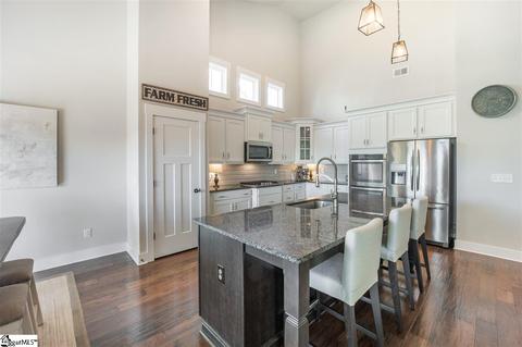 205 Noble St, Greer, SC 29651 photo 3