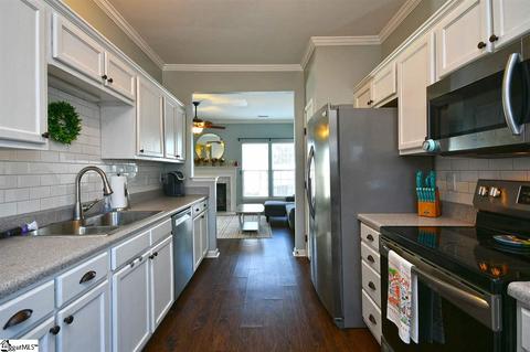 42 Spring Crossing Cir, Greer, SC 29650 photo 4