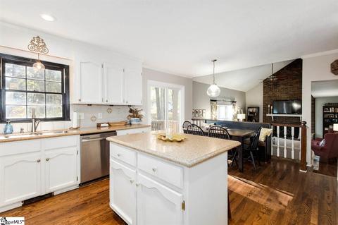 206 E Shefford St, Greer, SC 29650 photo 5