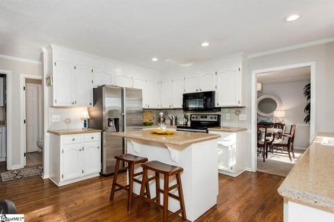 206 E Shefford St, Greer, SC 29650 photo 7