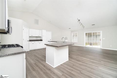 114 Chartwell Dr, Greer, SC 29650 photo 3