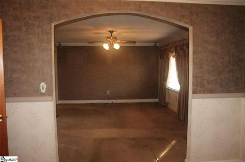 16 Edgewood Dr, Williamston, SC 29697 photo 5