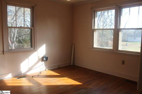 16 Edgewood Dr, Williamston, SC 29697 photo 9