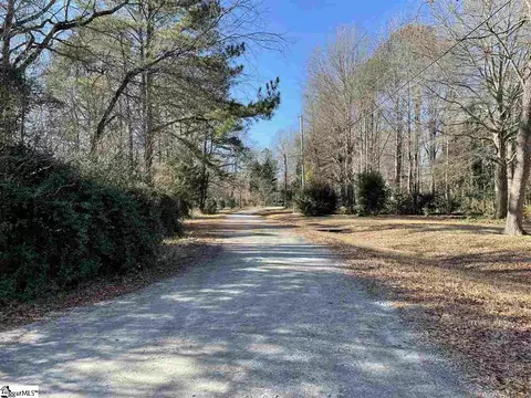 00 Mr Jim Ln, Clinton, SC 29325