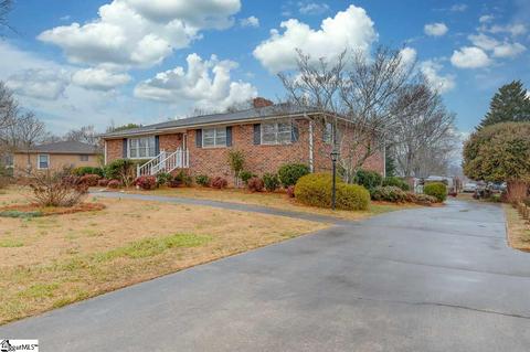 8 Circle Dr, Mauldin, SC 29662 photo 2