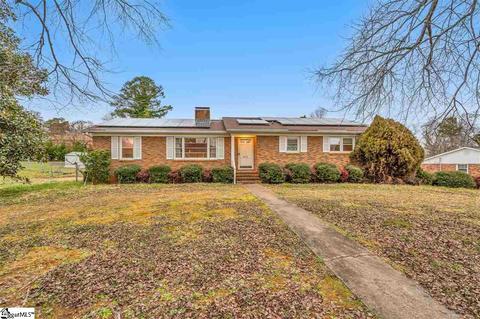 409 Farnsworth Rd Spartanburg Sc 29301 20 Photos Mls 1436799 Movoto
