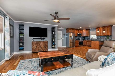 100 Browning Dr, Greer, SC 29650 photo 3