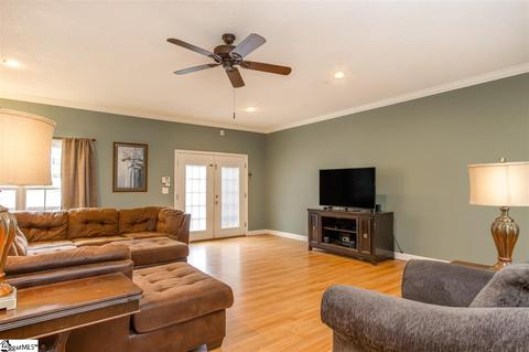 111 Ginger Ln, Easley, SC 29642 photo 2