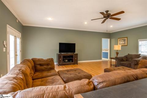 111 Ginger Ln, Easley, SC 29642 photo 4