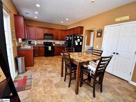 3 Captains Ct, Greer, SC 29650 photo 6