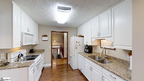 209 Holly Dr, Easley, SC 29640 photo 7