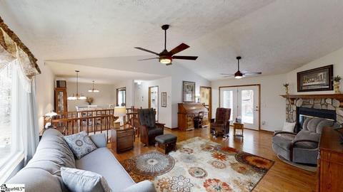 209 Holly Dr, Easley, SC 29640 photo 4