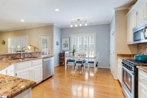 10 Wrenwood Ct, Greer, SC 29651 photo 2