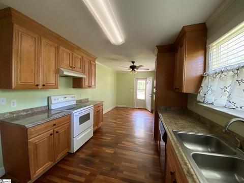 108 Payne Dr, Williamston, SC 29697 photo 4