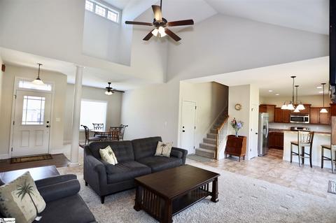 912 Echo Ridge Dr, Duncan, SC 29334 photo 2