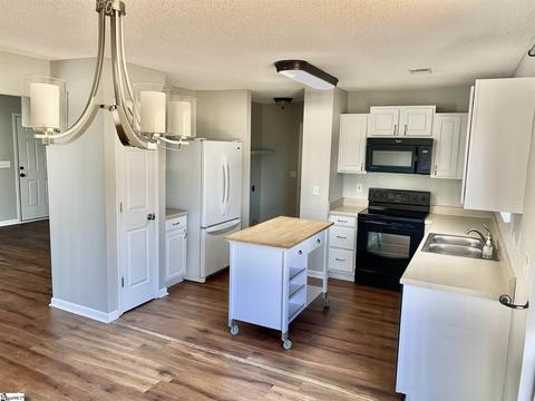 314 Hampton Ridge Dr, Greer, SC 29651 photo 2