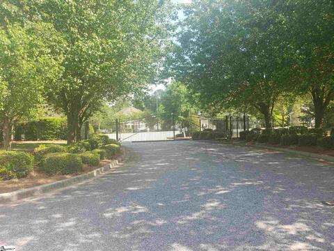 2 Ridgestone Cir, Mauldin, SC 29662 photo 4