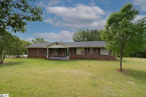 406 E Sunsetstrip Dr, Seneca, SC 29672 photo 1