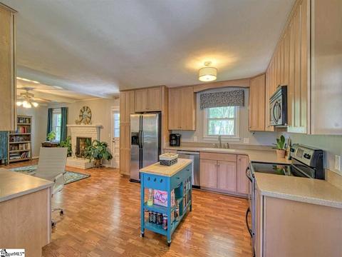 202 Mcalister Rd, Easley, SC 29642 photo 4