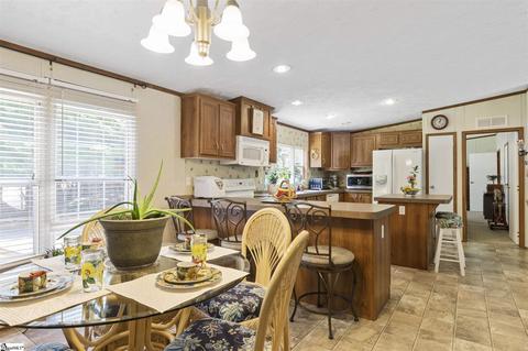 105 Williamsburg Ct, Easley, SC 29640 photo 8