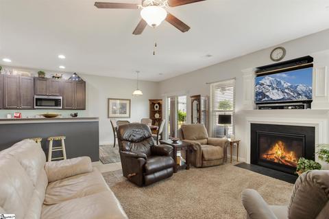118 Caledonia Dr, Easley, SC 29642 photo 5