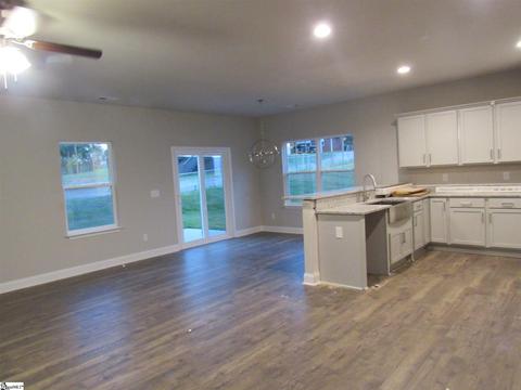 207 Phillips Ave, Easley, SC 29640 photo 2