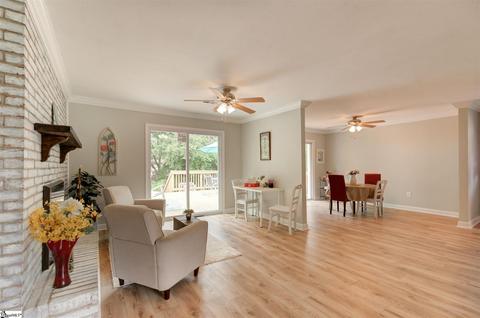 321 Pinehurst Dr, Mauldin, SC 29662 photo 2
