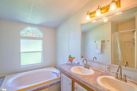 131 Sylvan Ct, Easley, SC 29640 photo 23