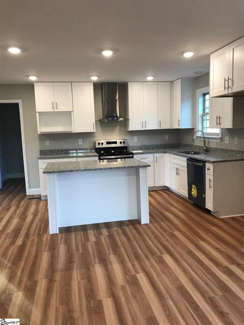 135 Mcdaniel Ave, Greer, SC 29651 photo 7