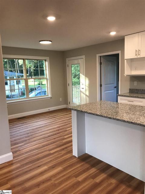 135 Mcdaniel Ave, Greer, SC 29651 photo 9