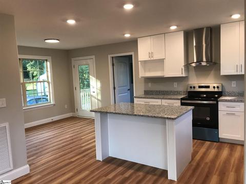 135 Mcdaniel Ave, Greer, SC 29651 photo 5