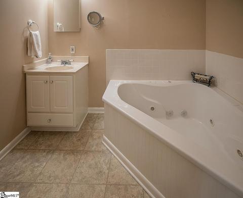 107 Phillips Ln, Greer, SC 29650 photo 16