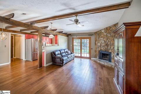 107 Phillips Ln, Greer, SC 29650 photo 2