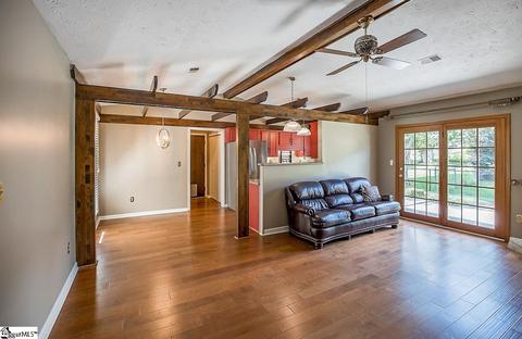 107 Phillips Ln, Greer, SC 29650 photo 3