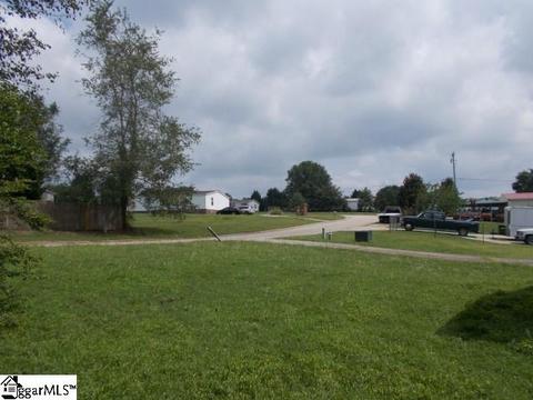103 Ashmore Ln, Easley, SC 29642 photo 3