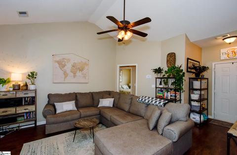 614 Heathrow Ct, Moore, SC 29369 photo 3