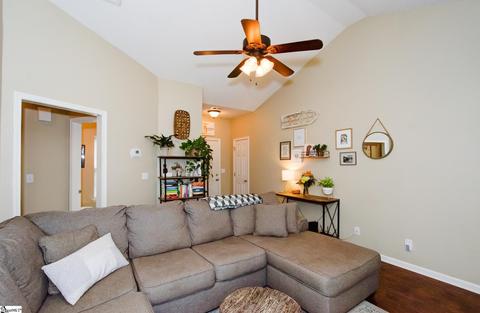 614 Heathrow Ct, Moore, SC 29369 photo 4