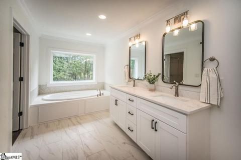 669 Batesville Rd, Greer, SC 29651 photo 17