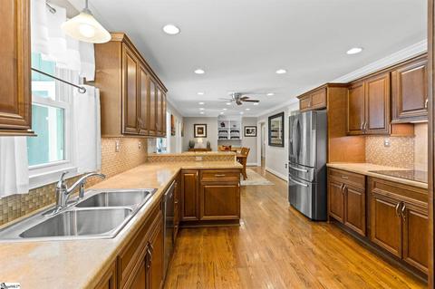 101 Frederick St, Greer, SC 29651 photo 9