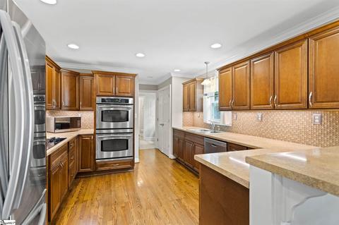 101 Frederick St, Greer, SC 29651 photo 8